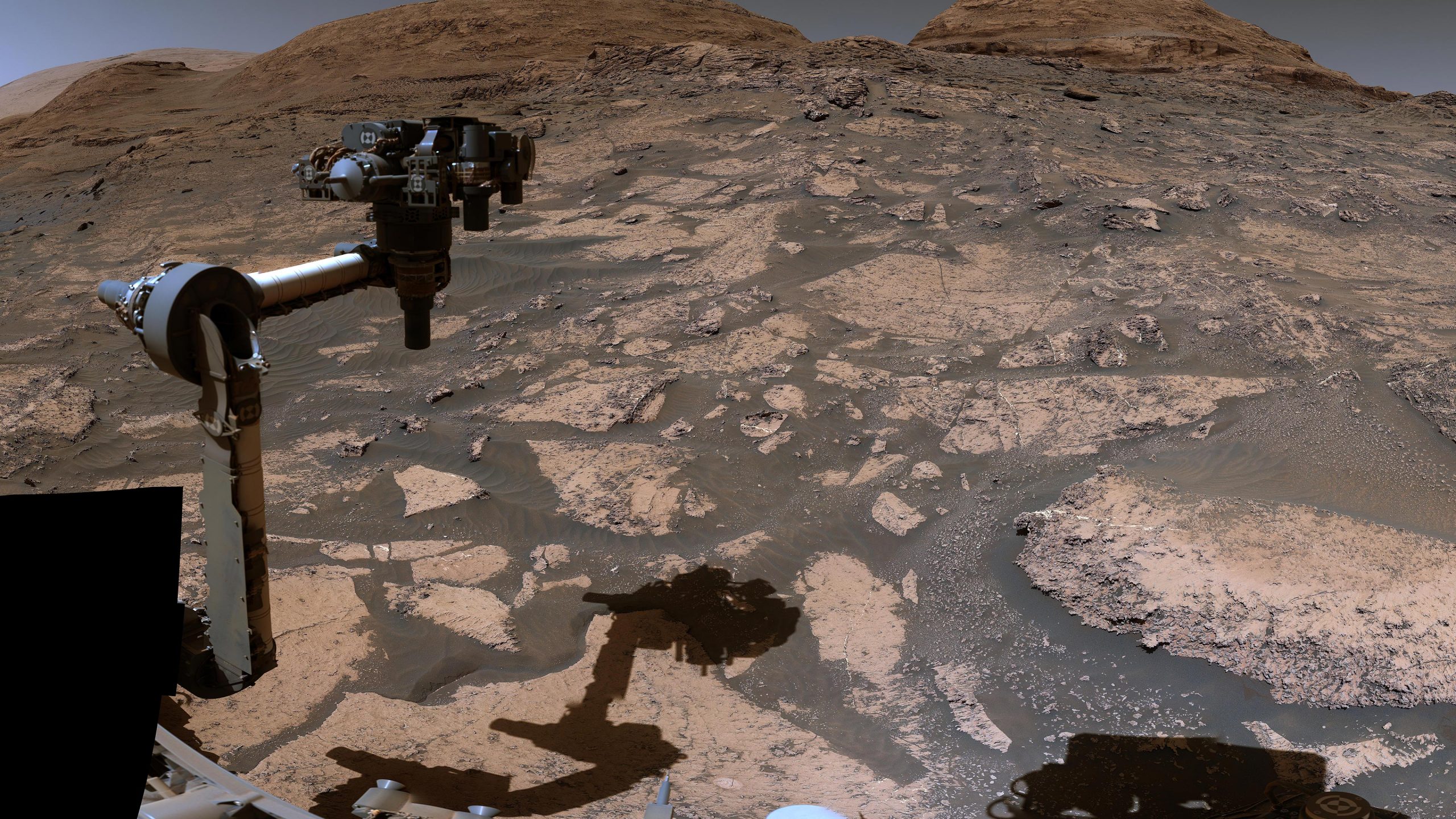 Curiosity Mars Rover de la NASA explore un paysage en mutation 