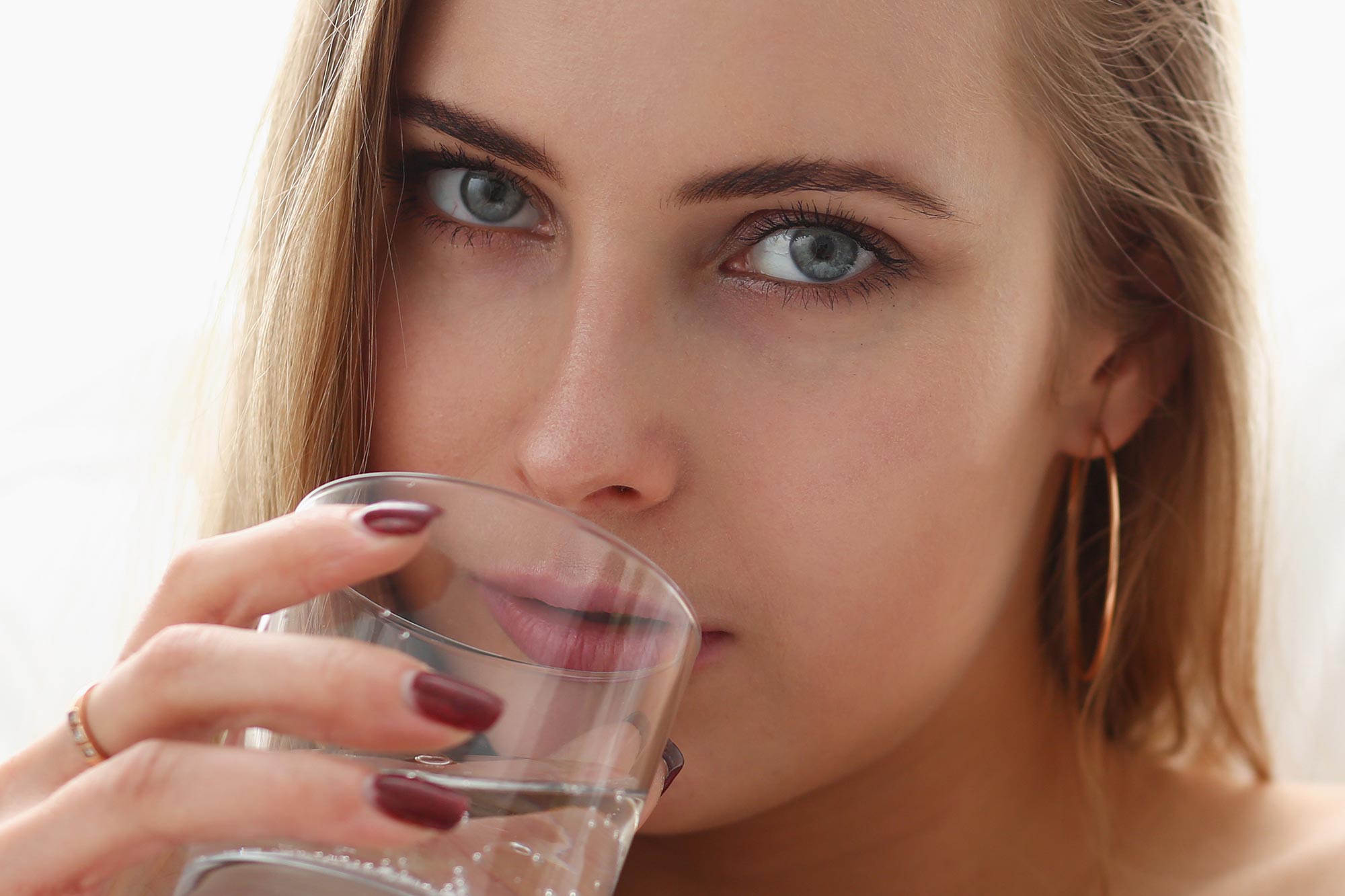 Même la consommation d'alcool «à faible risque» peut entraîner une hospitalisation et une mort