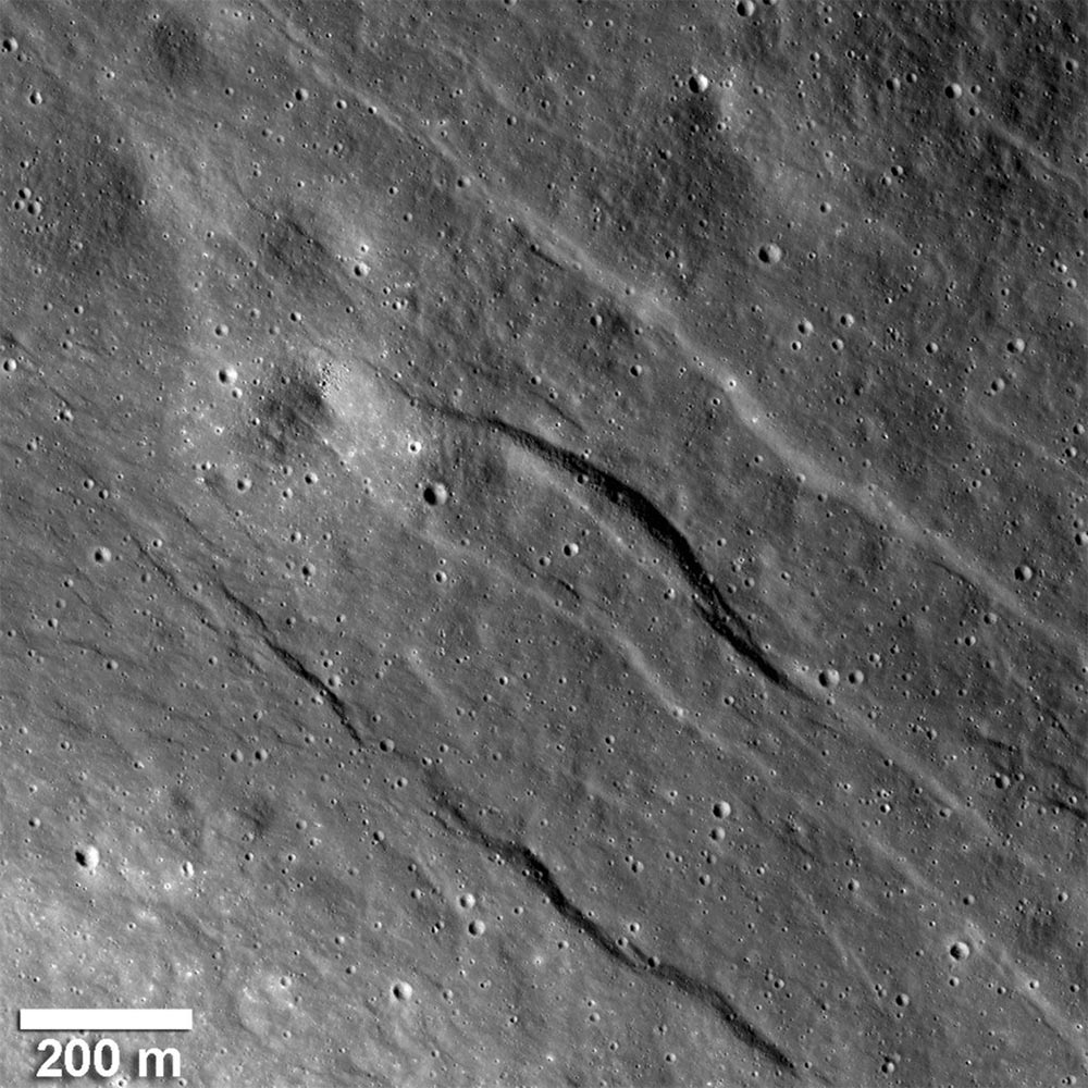 Le vaisseau spatial de la NASA LRO révèle une activité géologique à la surface de la lune