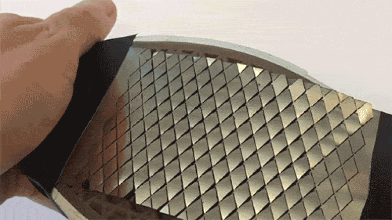 Les revêtements de chaussures inspirés du kirigami japonais pourraient améliorer la traction sur les surfaces lisses