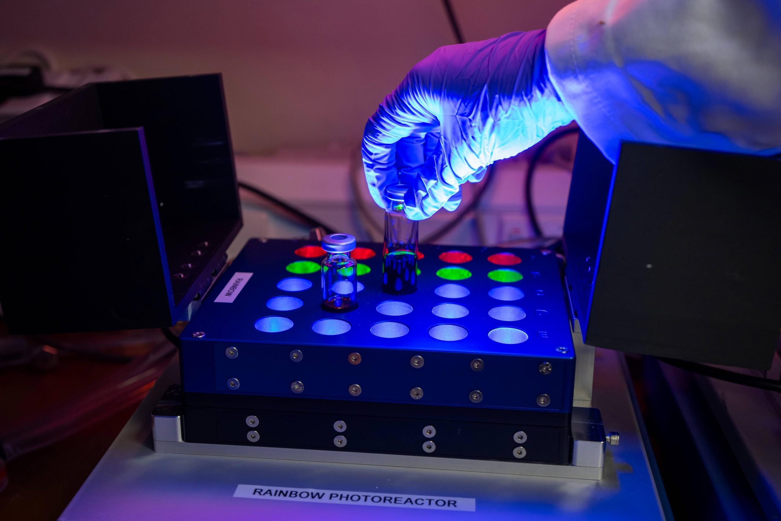 Une erreur du laboratoire de Cambridge révèle une nouvelle façon puissante de modifier les molécules de médicaments